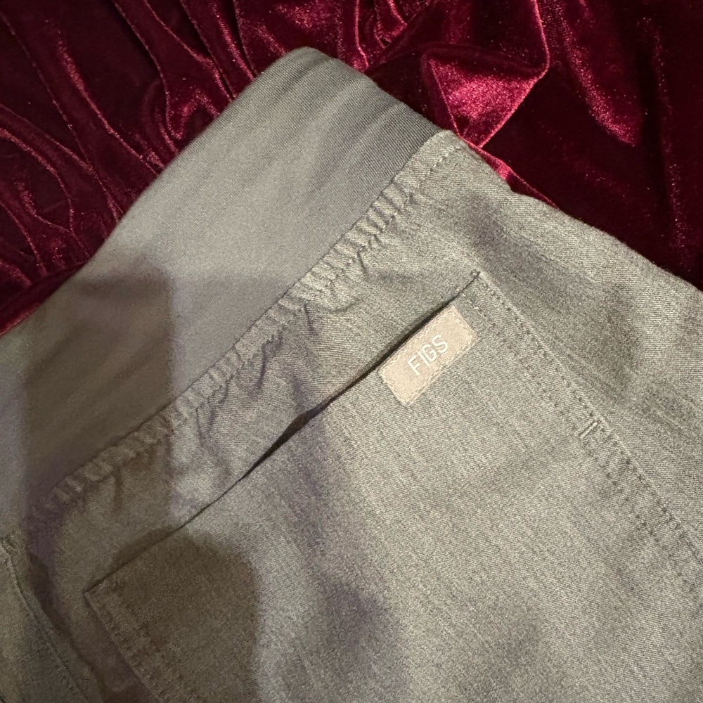 Figs Charcoal Scrub Pants